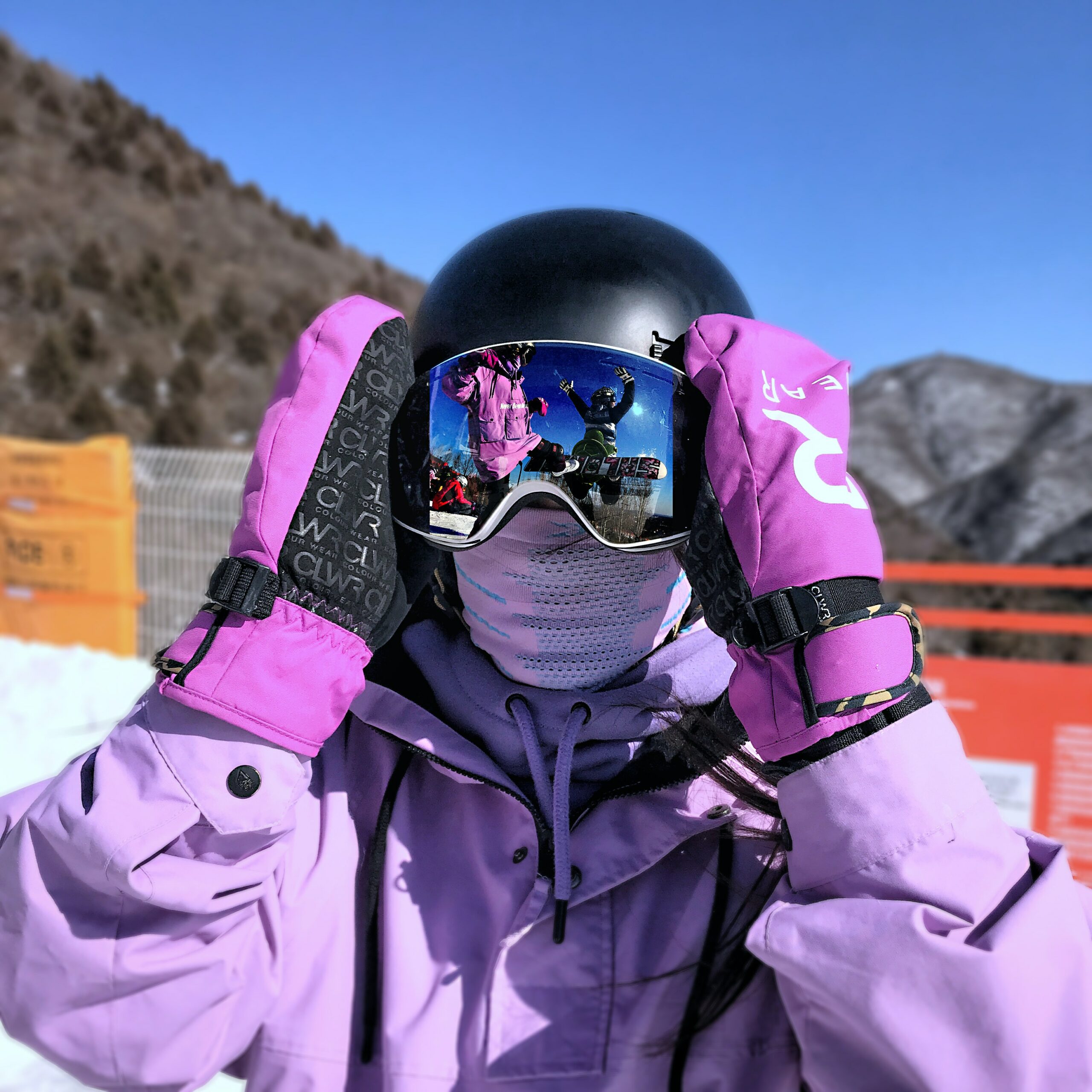 Your Guide for Masks to Wear Skiing and Snowboarding - ASO